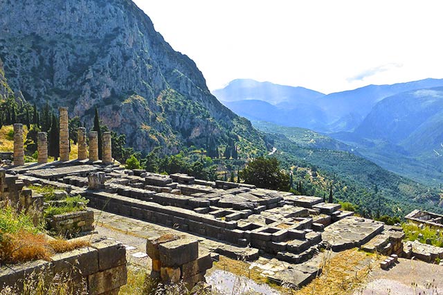 Delphi Tour
